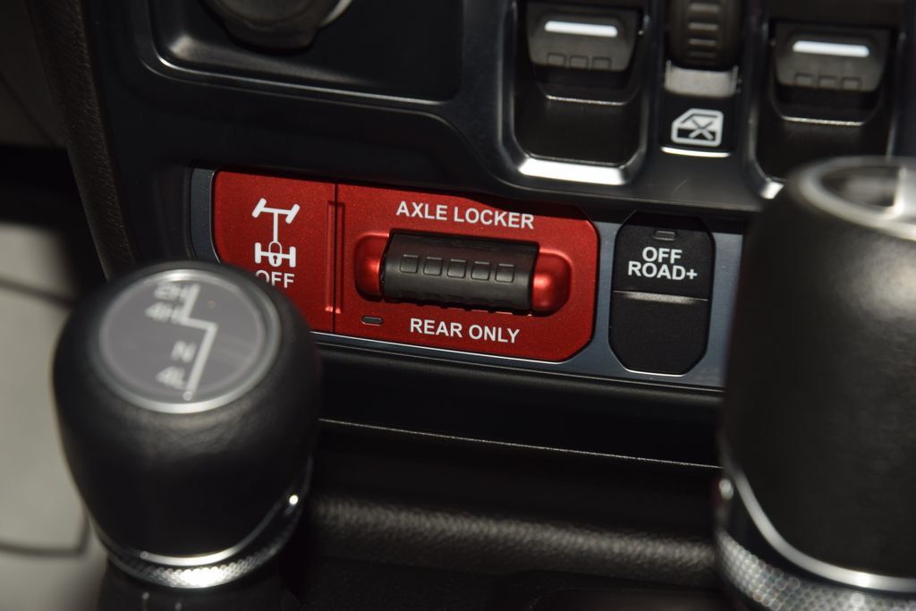 2024 Jeep Wrangler Sport - 23024177 - 32
