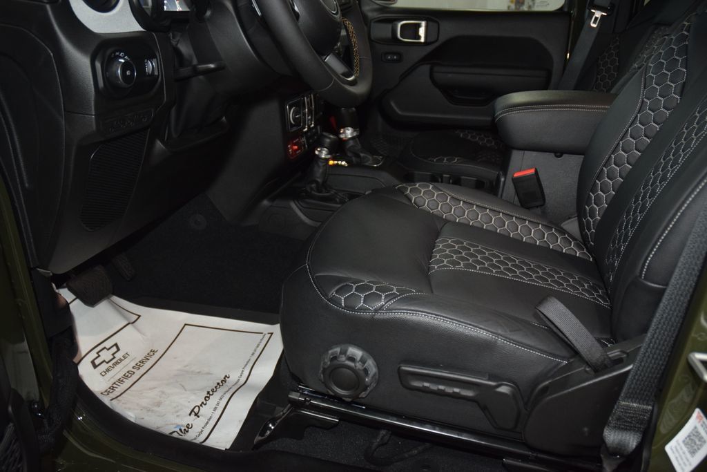2024 Jeep Wrangler Sport - 23024177 - 40