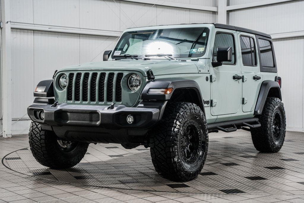 2024 Jeep Wrangler Sport S - 22633553 - 2