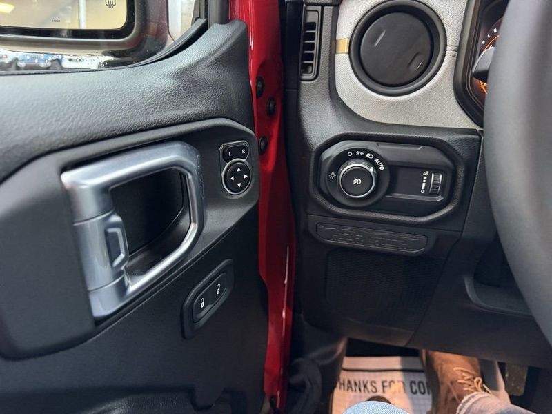 2024 Jeep Wrangler Sport S - 22987233 - 7