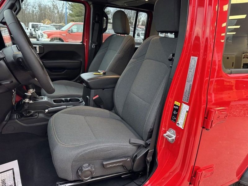 2024 Jeep Wrangler Sport S - 22987233 - 8