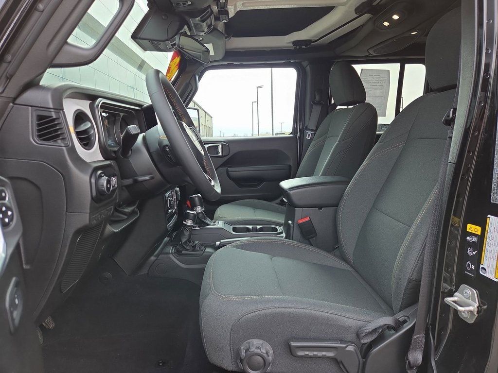 2024 Jeep Wrangler Sport S - 22994231 - 19