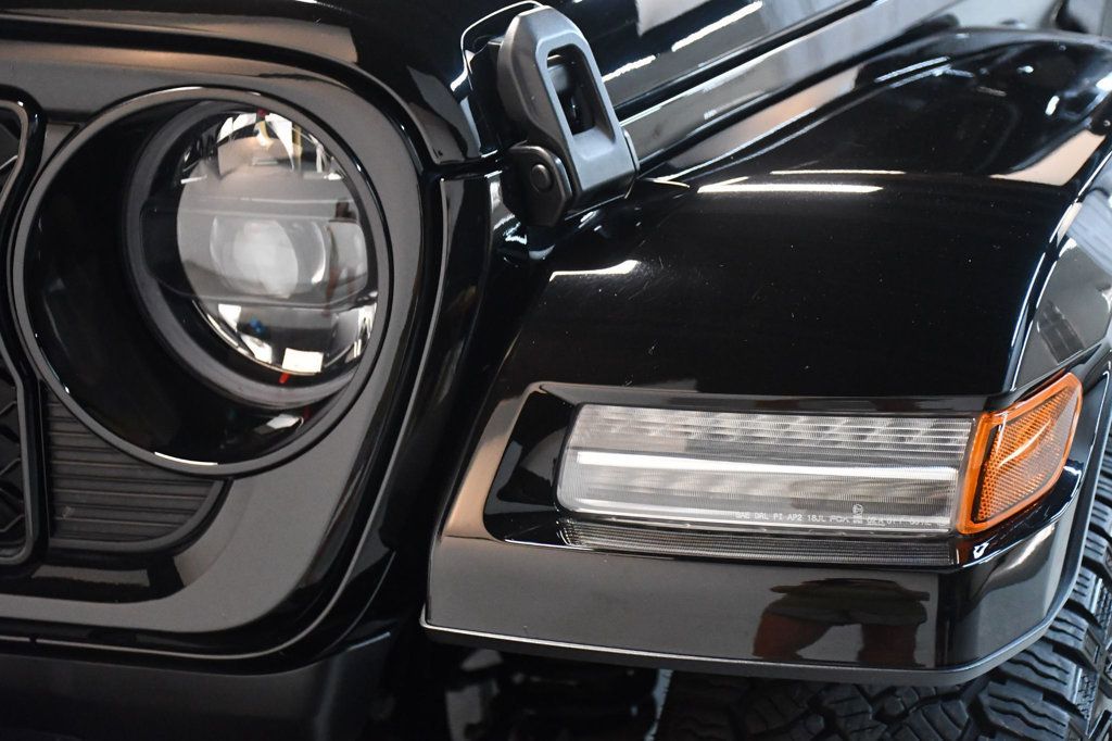 Jeep Wrangler photo 11