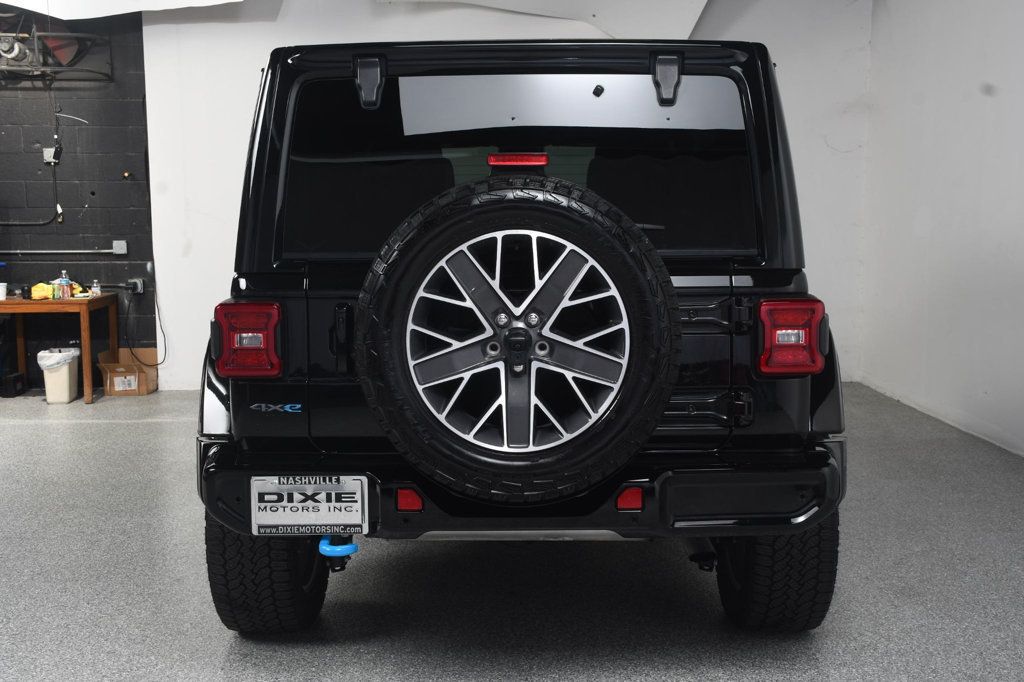 Jeep Wrangler photo 17