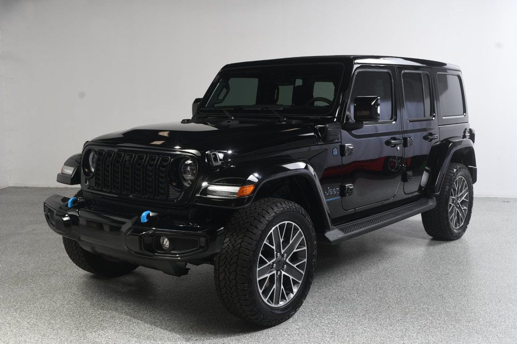 Jeep Wrangler photo 2