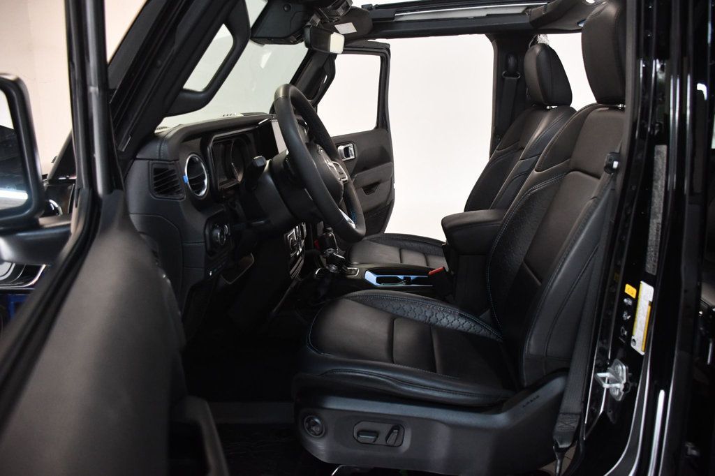 Jeep Wrangler photo 29