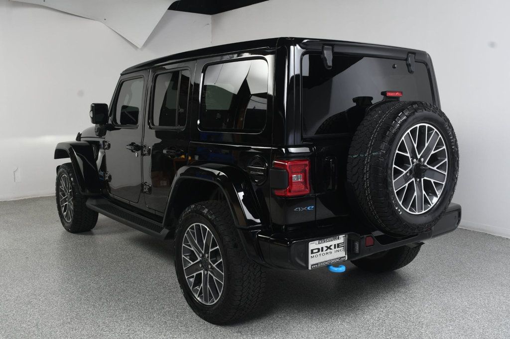 Jeep Wrangler photo 3