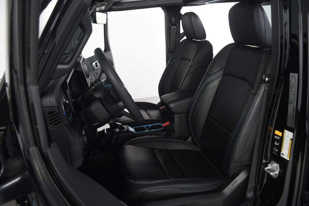 Jeep Wrangler photo 33