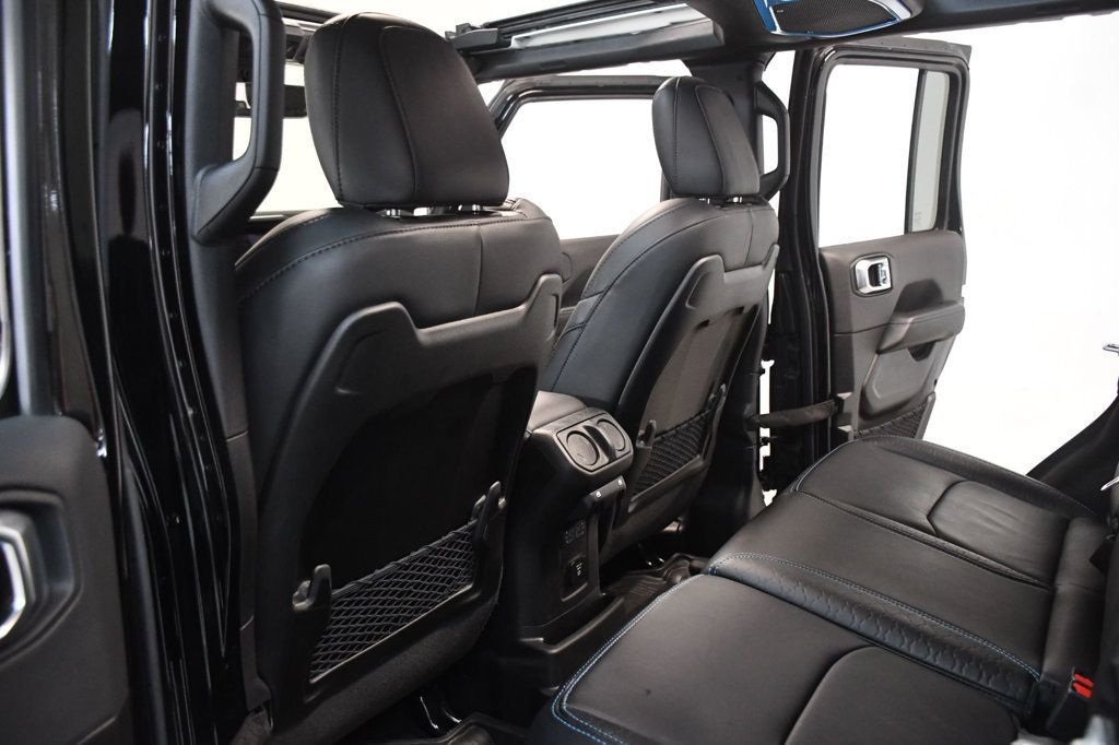 Jeep Wrangler photo 34