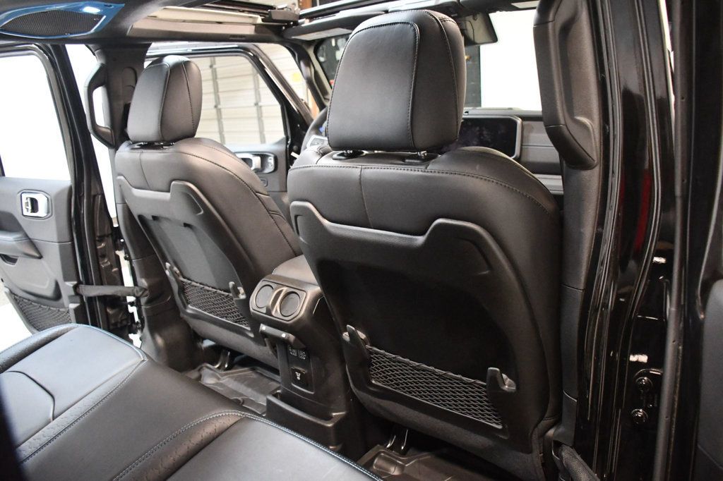 Jeep Wrangler photo 37