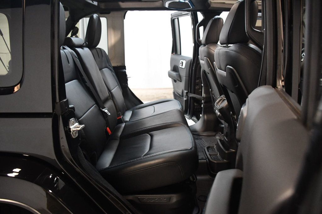 Jeep Wrangler photo 38