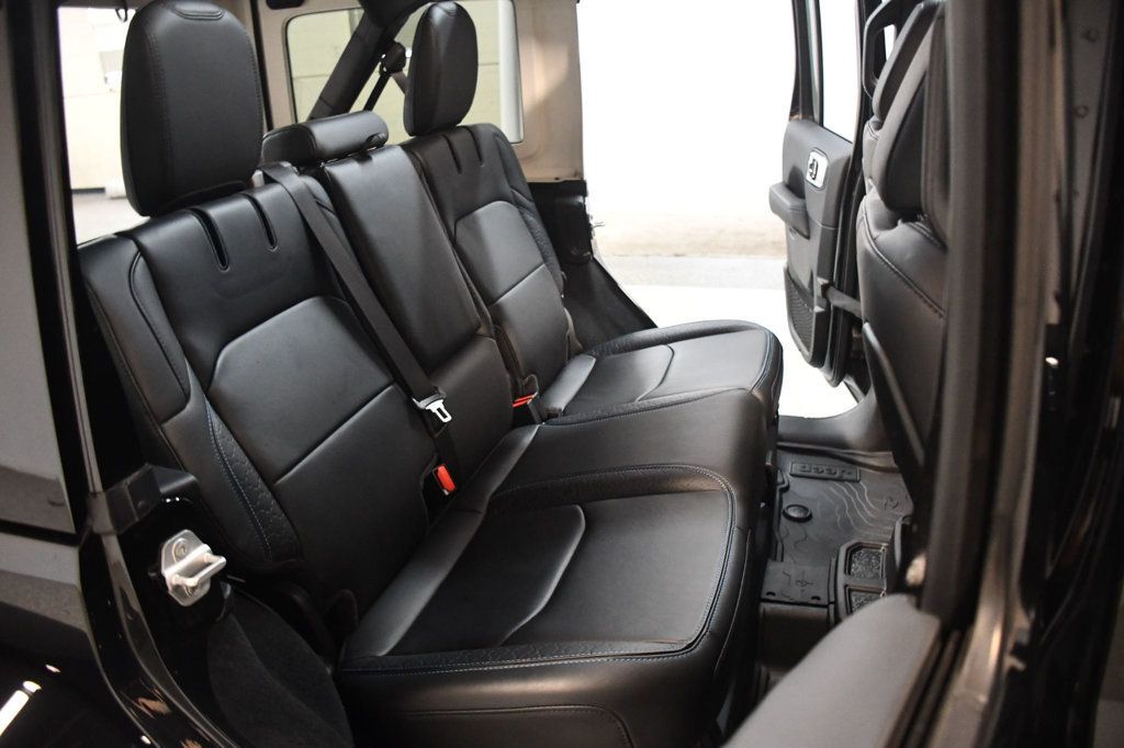 Jeep Wrangler photo 39