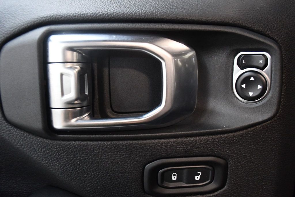 Jeep Wrangler photo 74