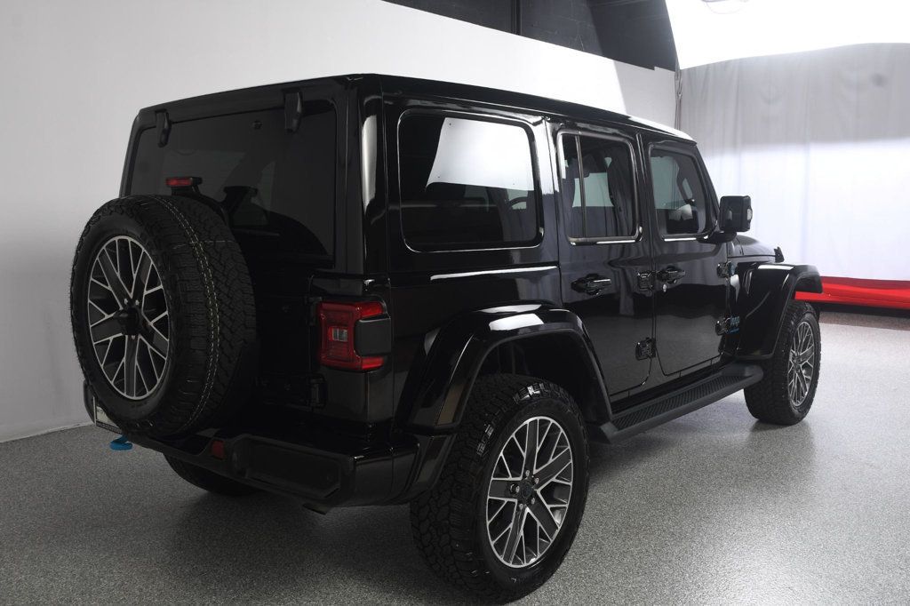 Jeep Wrangler photo 8