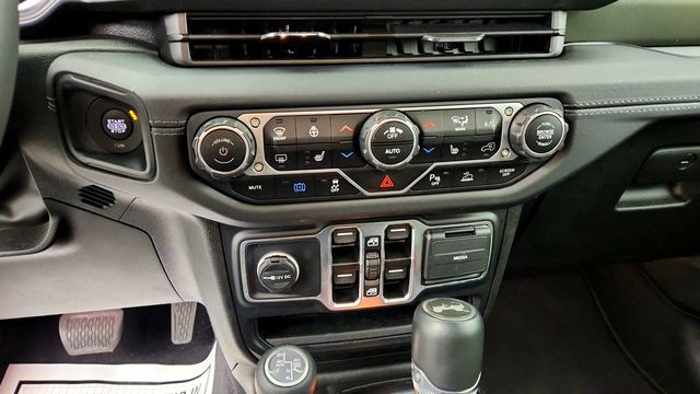 2024 Jeep Wrangler 4xe High Altitude 4x4 - 23102035 - 16