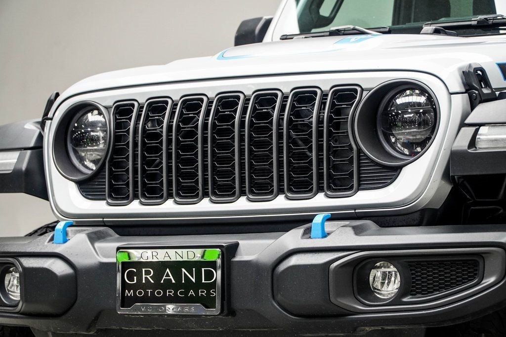 2024 Jeep Wrangler Rubicon 4xe photo 2