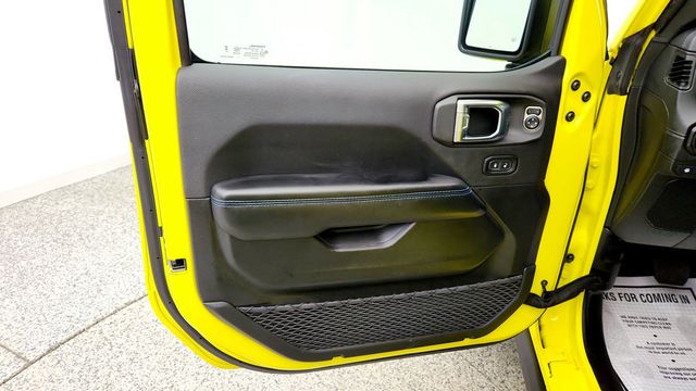 2024 Jeep Wrangler 4xe Rubicon X 4x4 w/ Sky One-Touch Power Top & Nappa Leathe - 23098954 - 10