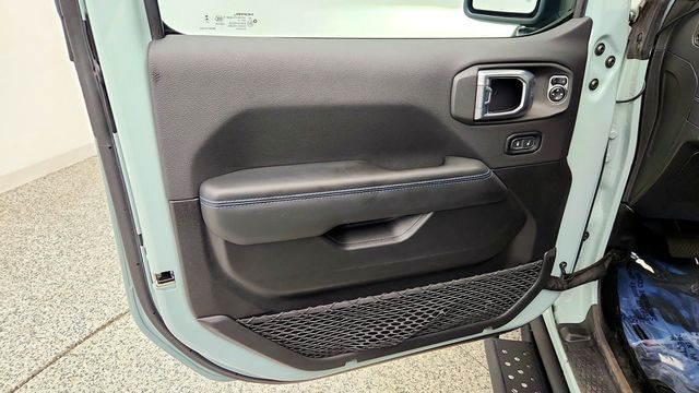 2024 Jeep Wrangler 4xe Rubicon X 4xe w/ Nappa Leather, Rock-Trac & Off-Road Camera - 23101058 - 9