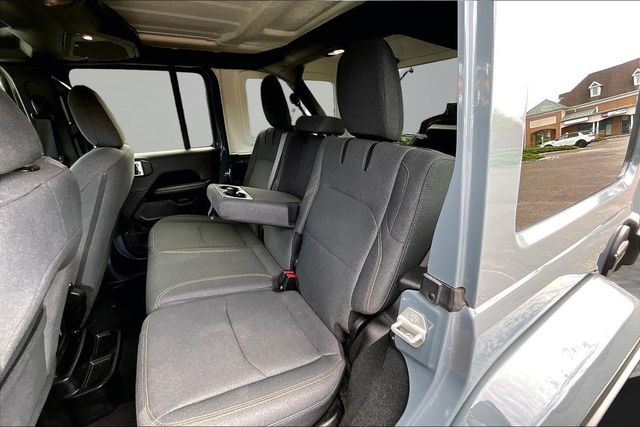 2024 Jeep Wrangler 4xe Sahara 4x4 - 23094781 - 17