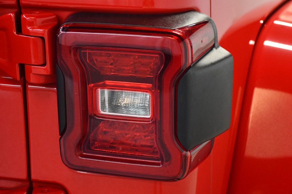 Jeep Wrangler photo 16
