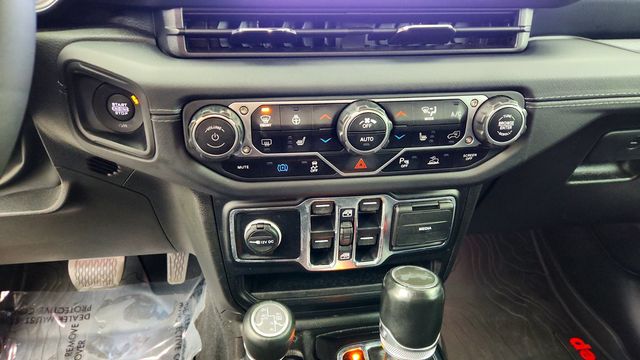 2024 Jeep Wrangler 4xe Sahara 4x4 w/ McKinley Leather Seats, Safety Group & Hard Top - 23102097 - 16