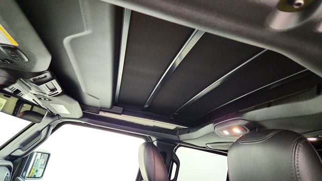 2024 Jeep Wrangler 4xe Sahara 4x4 w/ Sky Power-Top, Technology Group & McKinley Seats - 23102221 - 11