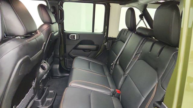 2024 Jeep Wrangler 4xe Sahara 4x4 w/ Sky Power-Top, Technology Group & McKinley Seats - 23102221 - 21