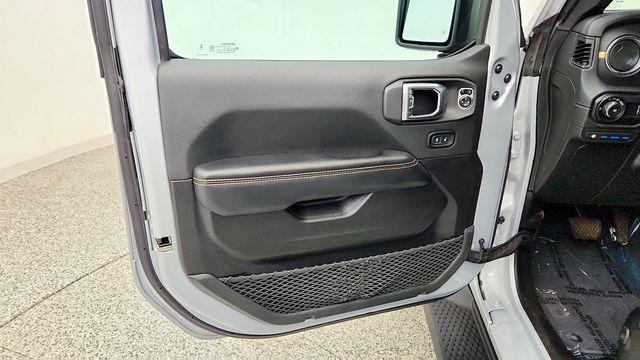 2024 Jeep Wrangler 4xe Sahara 4xe w/ Sky One-Touch Top, Power Seats & 20'' Wheels - 23100856 - 9