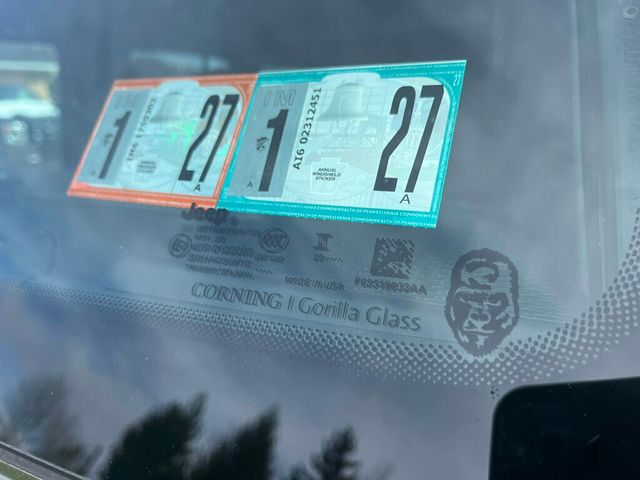 2024 Jeep Wrangler 4xe Sahara with Factory Hard Top and Soft Top $65,350 MSRP - 22986887 - 9