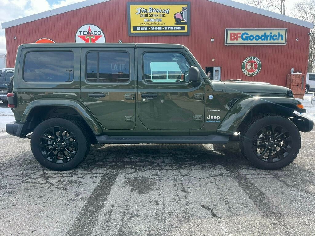 2024 Jeep Wrangler 4xe Sahara with Factory Hard Top and Soft Top $65,350 MSRP - 22986887 - 4