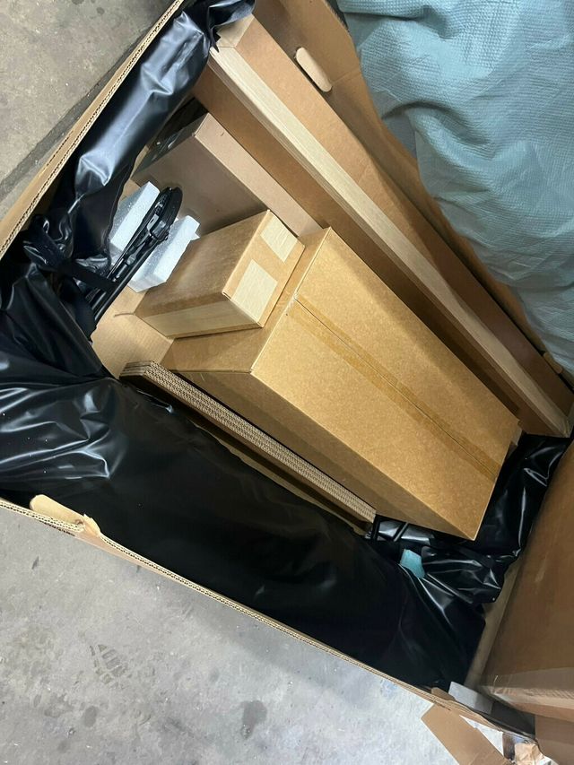 2024 Jeep Wrangler 4xe Sahara with Factory Hard Top and Soft Top $65,350 MSRP - 22986887 - 64