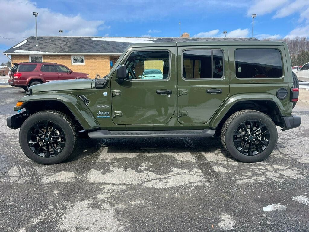 2024 Jeep Wrangler 4xe Sahara with Factory Hard Top and Soft Top $65,350 MSRP - 22986887 - 6