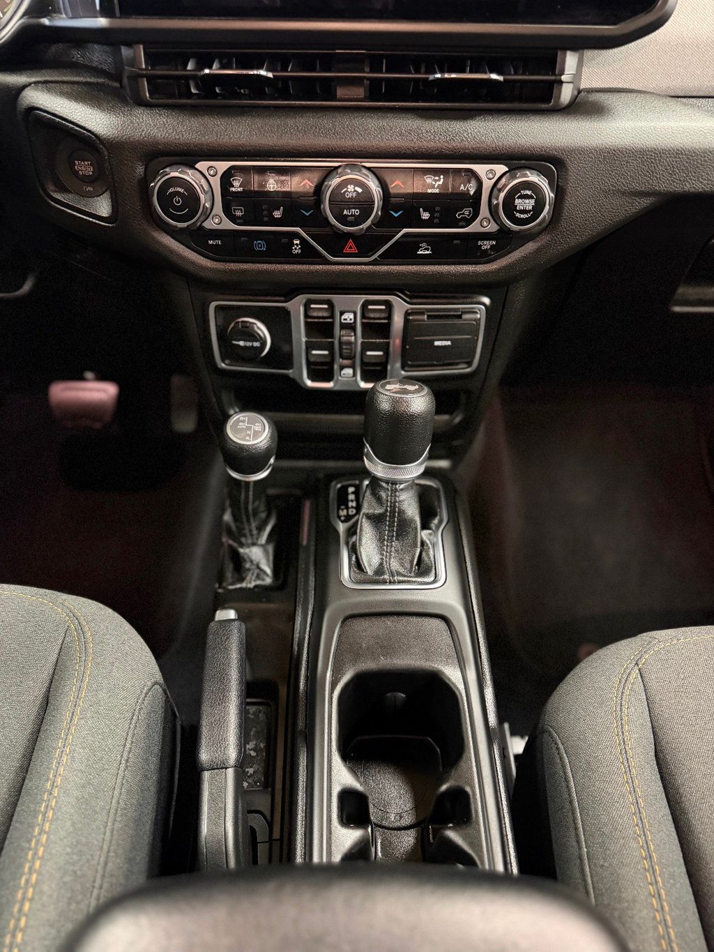 2024 Jeep Wrangler 4xe Sport S 4x4 - 23042012 - 26