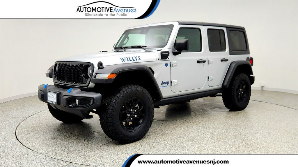 2024 Jeep Wrangler 4xe Willys 4x4 w/ Convenience Group, Black 3-Piece Hard Top & Hitch - 23032589 | Video 1