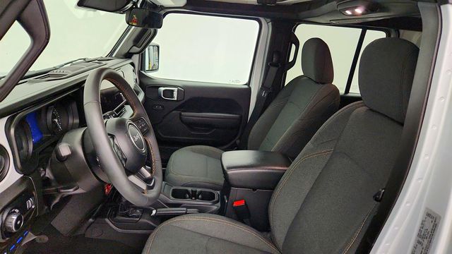 2024 Jeep Wrangler 4xe Willys 4x4 w/ Convenience Group, Black 3-Piece Hard Top & Hitch - 23032589 - 17