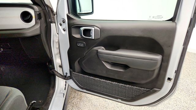 2024 Jeep Wrangler 4xe Willys 4x4 w/ Convenience Group, Black 3-Piece Hard Top & Hitch - 23032589 - 23