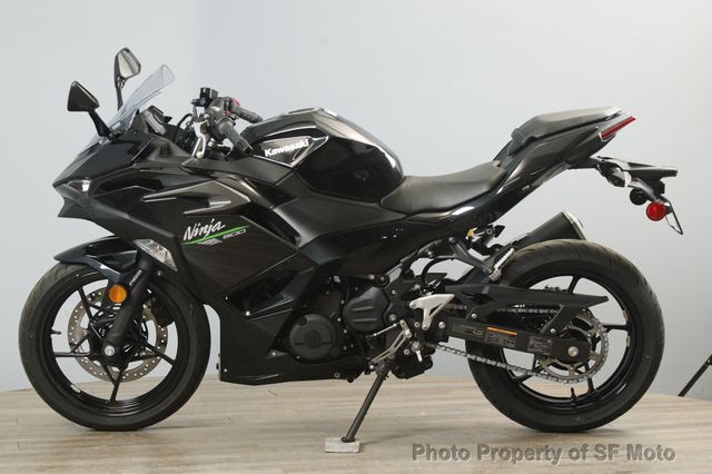 2024 Kawasaki Ninja 500 ABS One Owner, 1677 Mi - 23008791 - 3