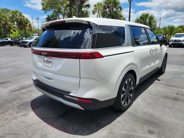 2024 Kia Sedona EX's photo