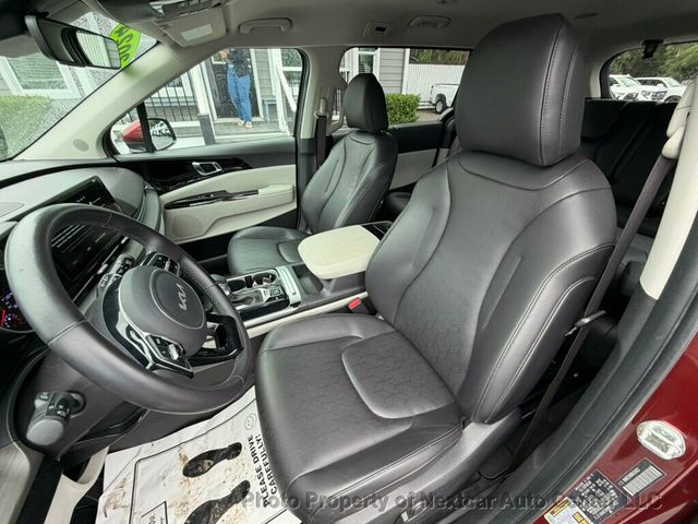 2024 Kia Carnival EX - Photo 9
