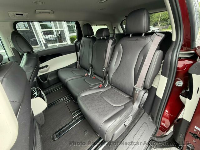 2024 Kia Carnival EX - Photo 11