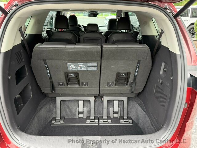 2024 Kia Carnival EX - Photo 12