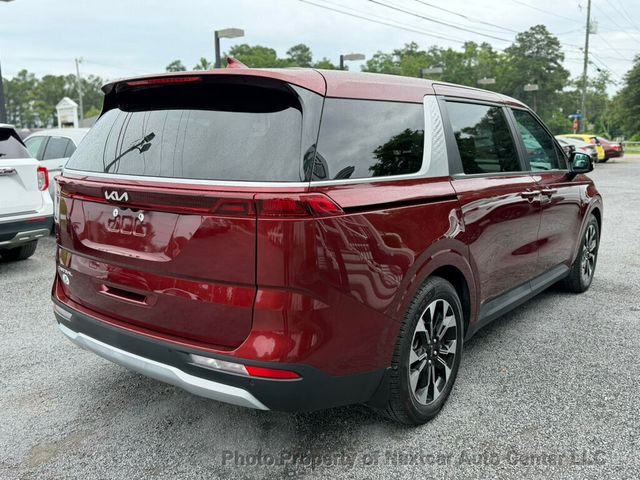 2024 Kia Sedona EX's photo