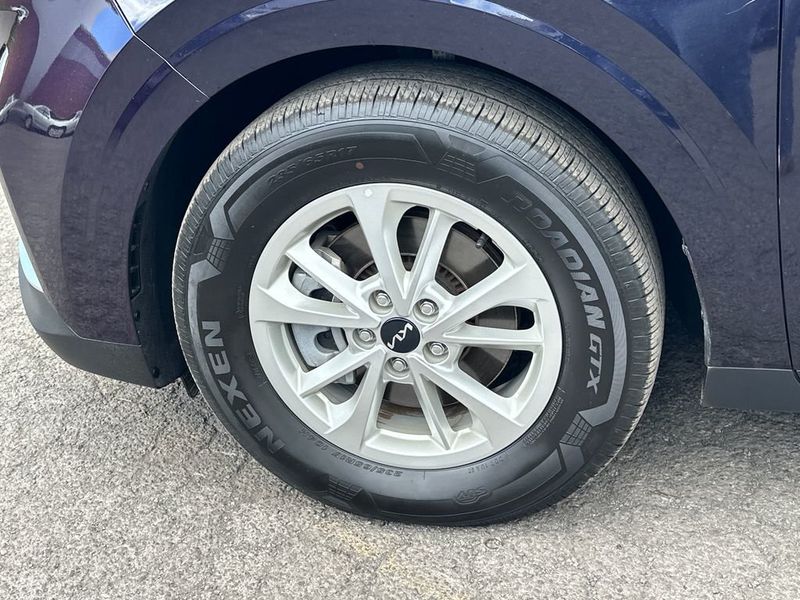 2024 Kia Carnival LX - 22993819 - 11