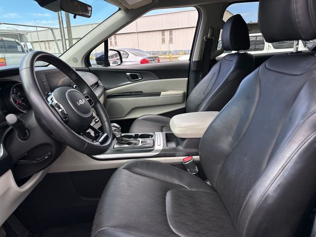 2024 Kia Carnival LX - 22993819 - 12