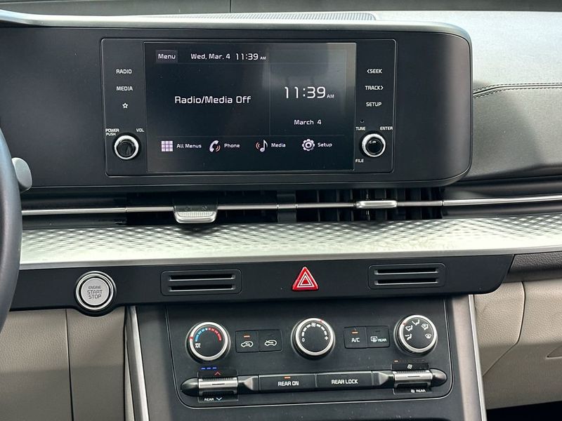 2024 Kia Carnival LX - 22993819 - 15