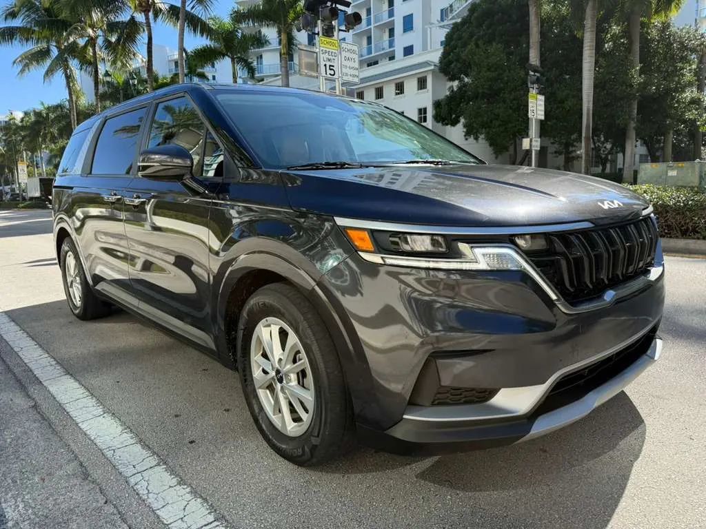 2024 Kia Carnival LX FWD w/Seat Pkg - 22965927 - 1