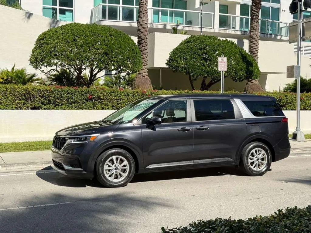 2024 Kia Carnival LX FWD w/Seat Pkg - 22965927 - 8