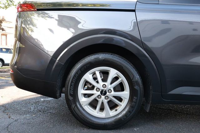 2024 Kia Carnival LX FWD w/Seat Pkg - 23033725 - 11