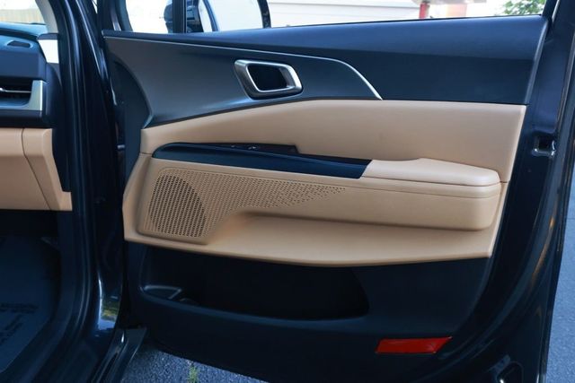 2024 Kia Carnival LX FWD w/Seat Pkg - 23033725 - 30