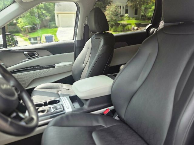 2024 Kia Carnival LX FWD w/Seat Pkg - 23049026 - 11